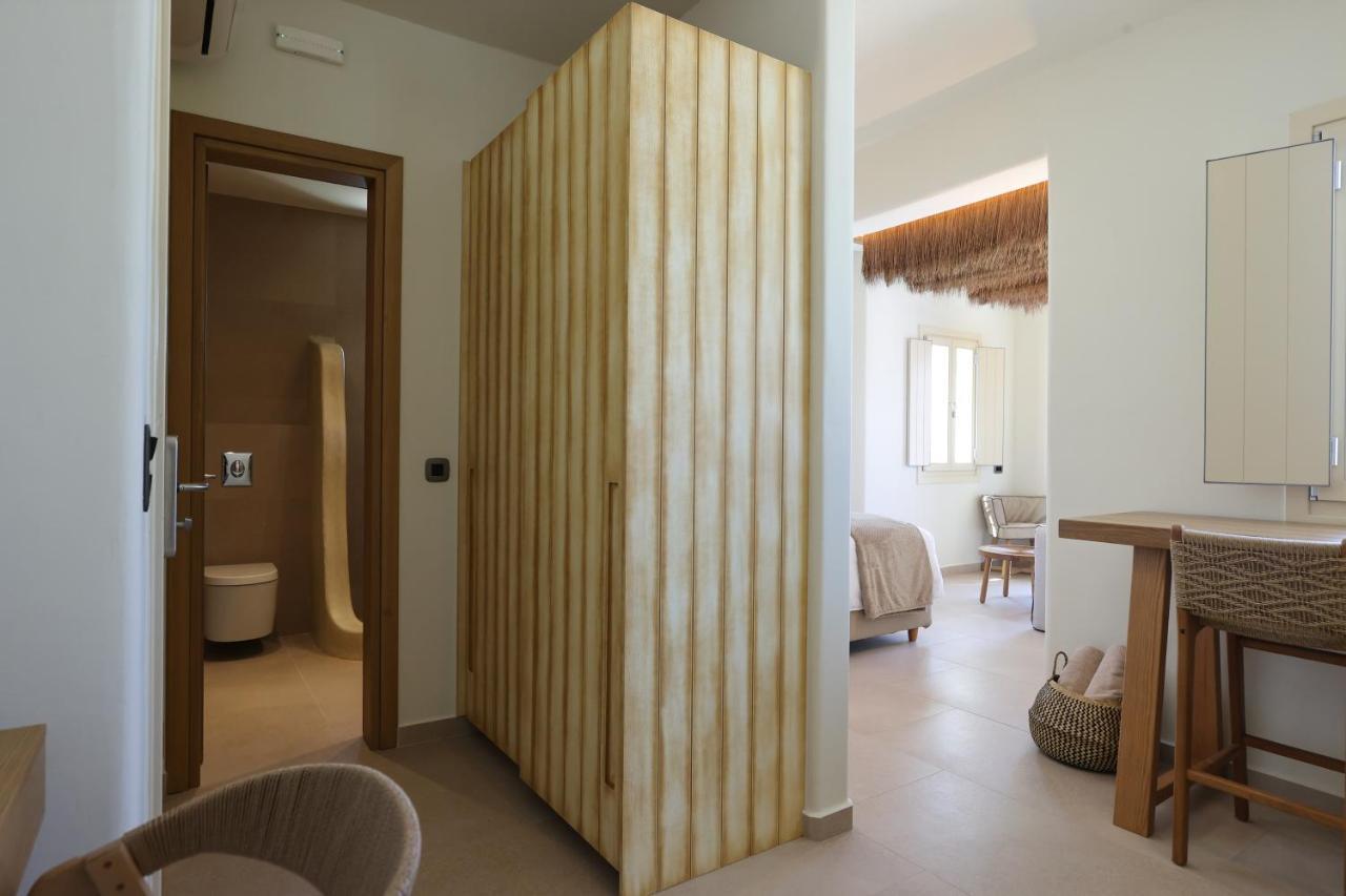 Life Suites Tourlos Bagian luar foto