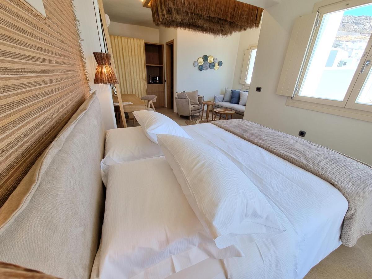 Life Suites Tourlos Bagian luar foto