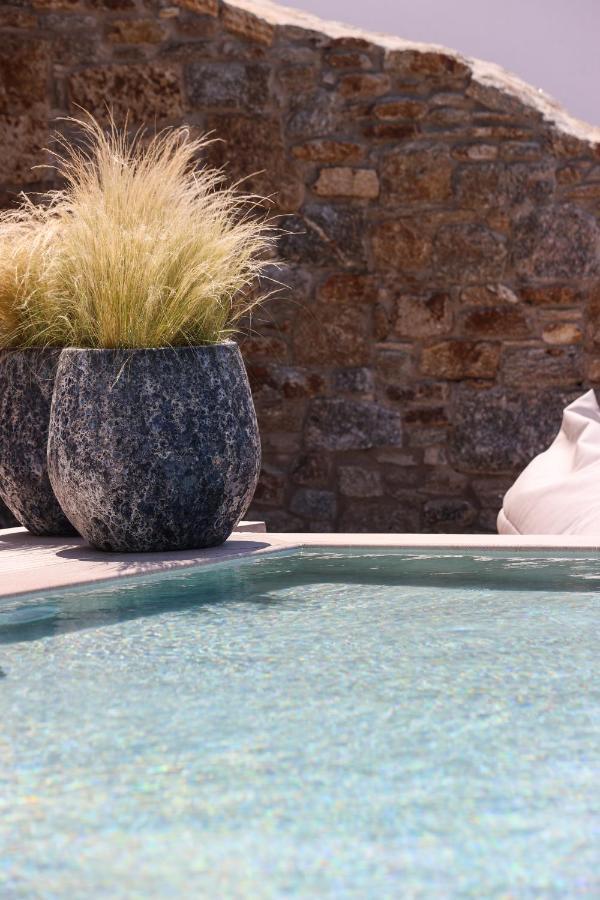 Life Suites Tourlos Bagian luar foto