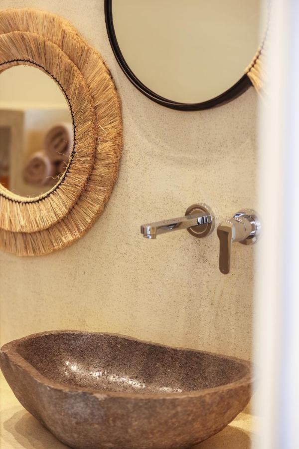 Life Suites Tourlos Bagian luar foto