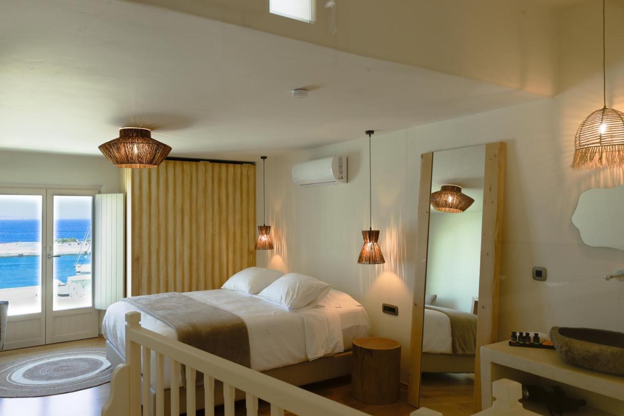 Life Suites Tourlos Bagian luar foto