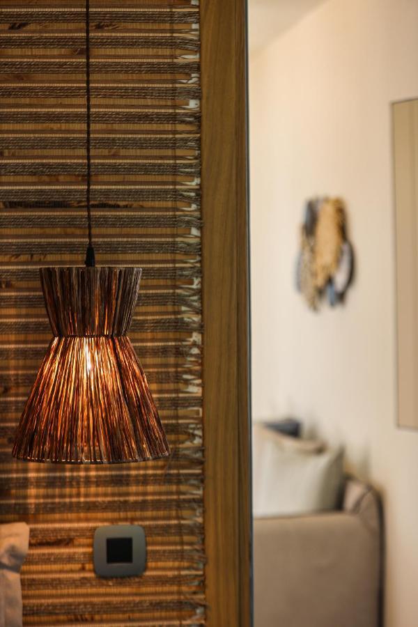 Life Suites Tourlos Bagian luar foto