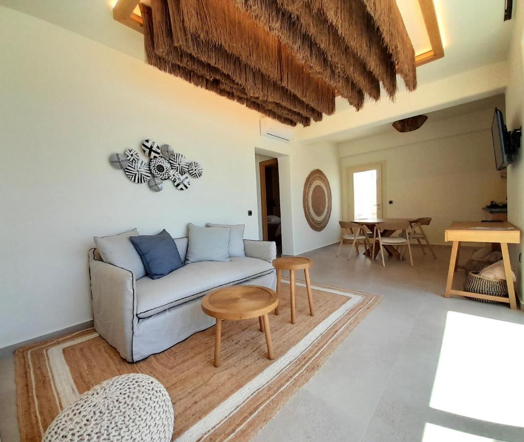 Life Suites Tourlos Bagian luar foto